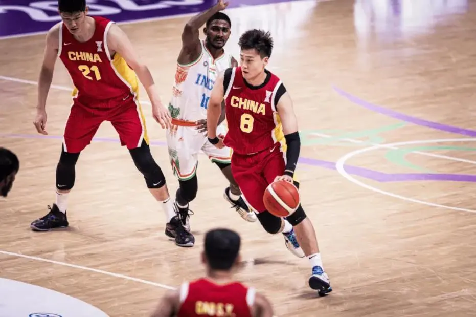 两投手走出 两投手走出