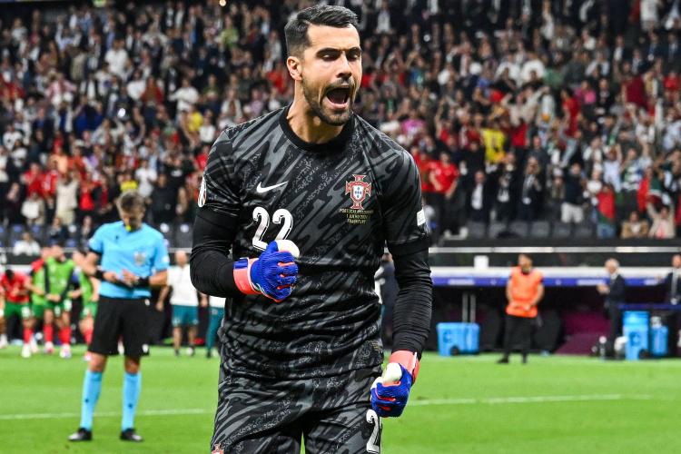 jr, 加拉塔萨雷, 万欧元的解