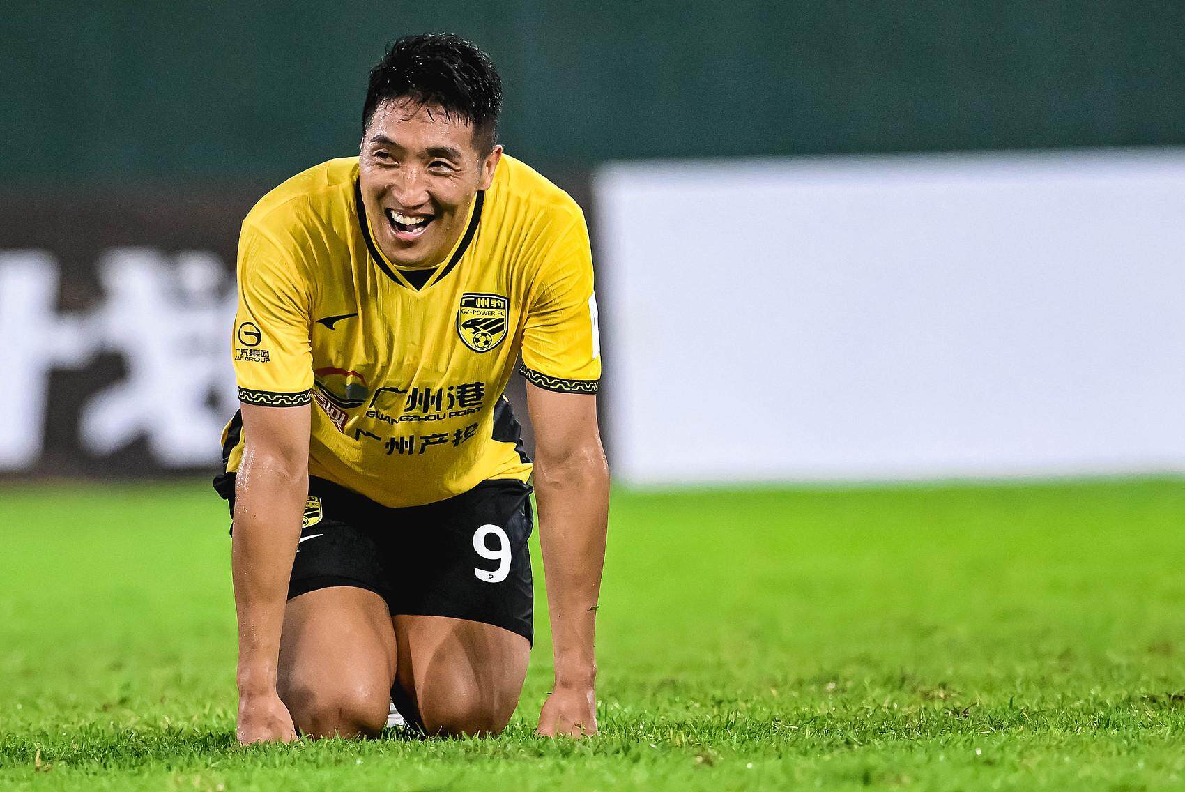 管理中心运, 保龄球被纳, 裁判团队执